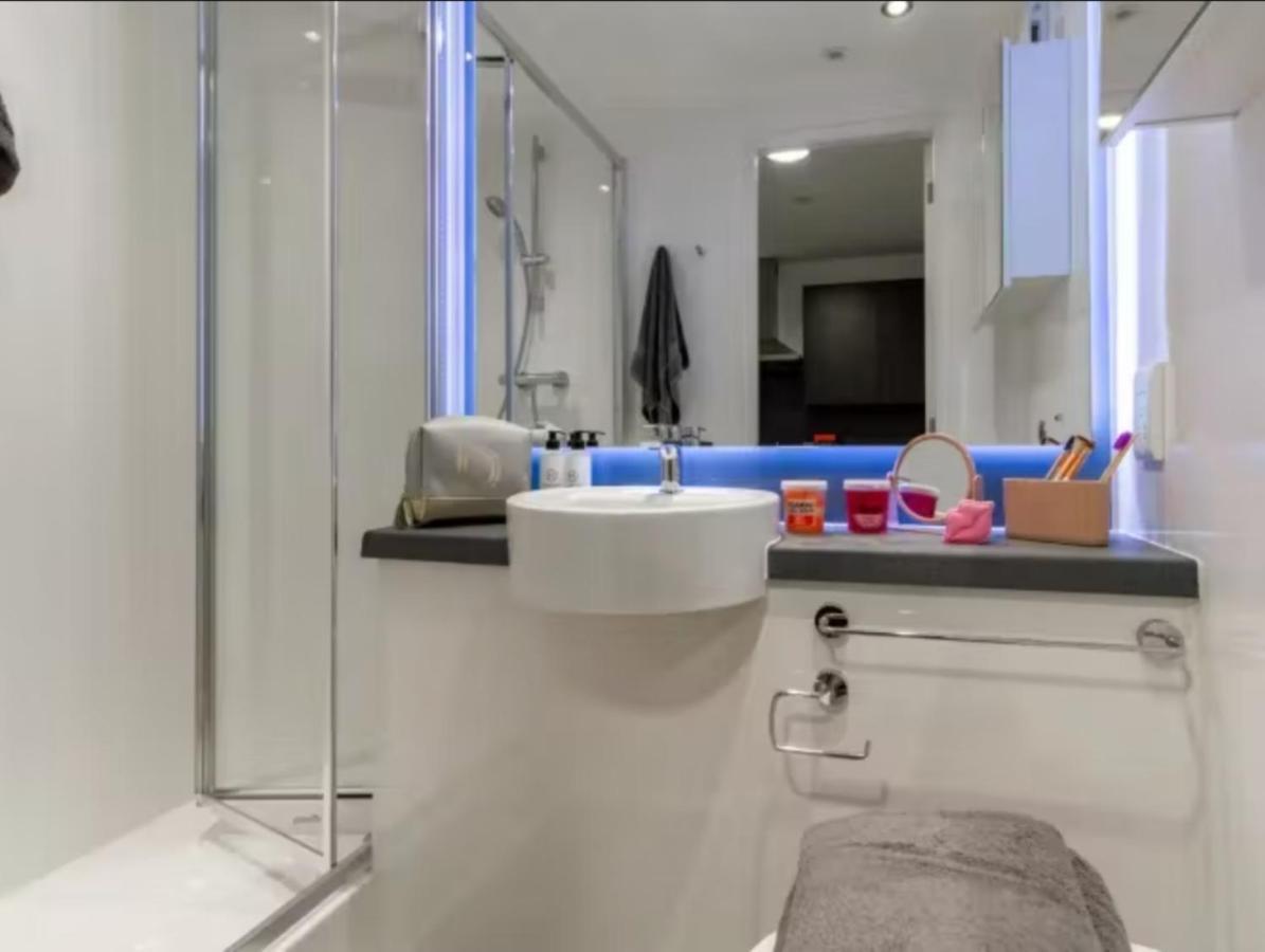 Modern Rooms In Wembley, Sk London Bagian luar foto